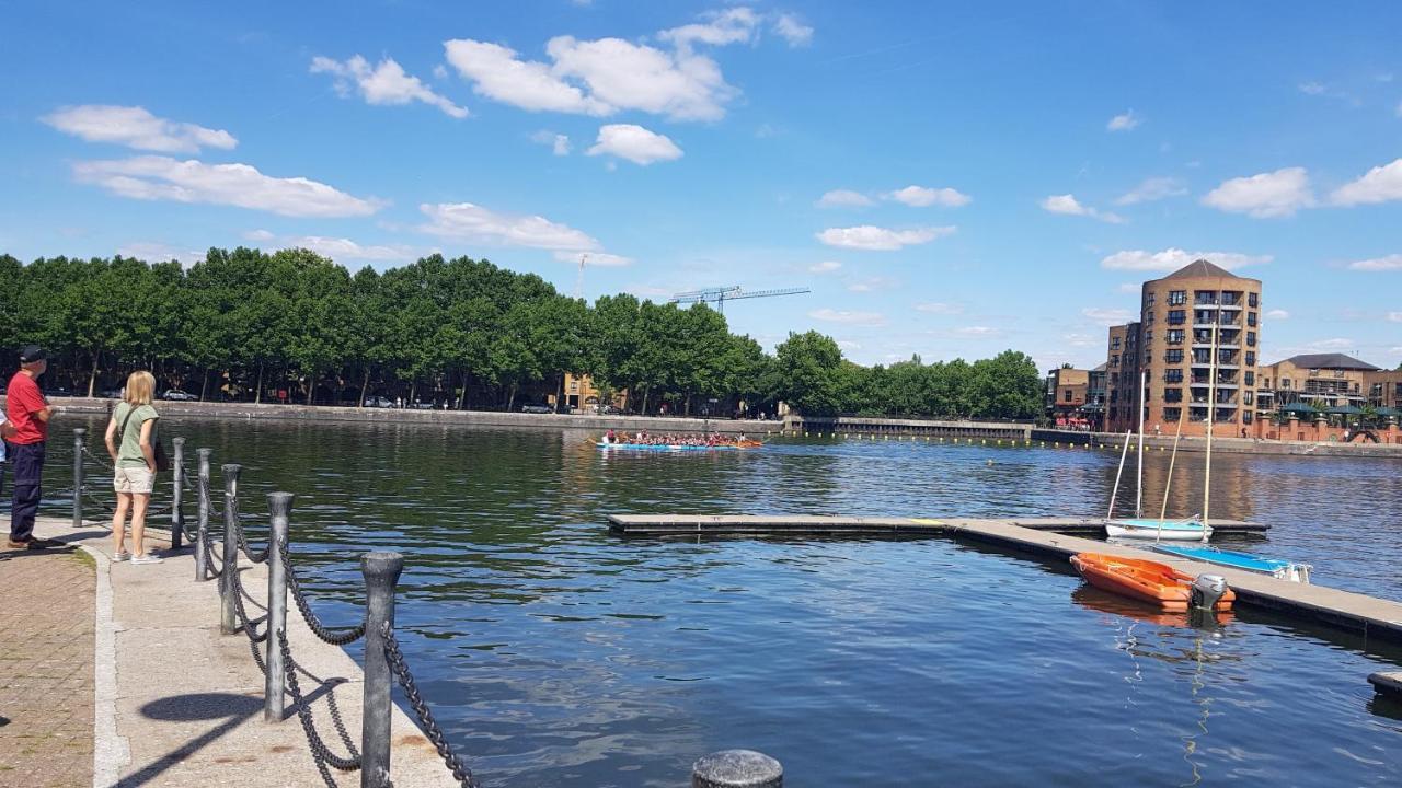 Stunning Massive Bedroom +Direct Thames River View Londen Buitenkant foto