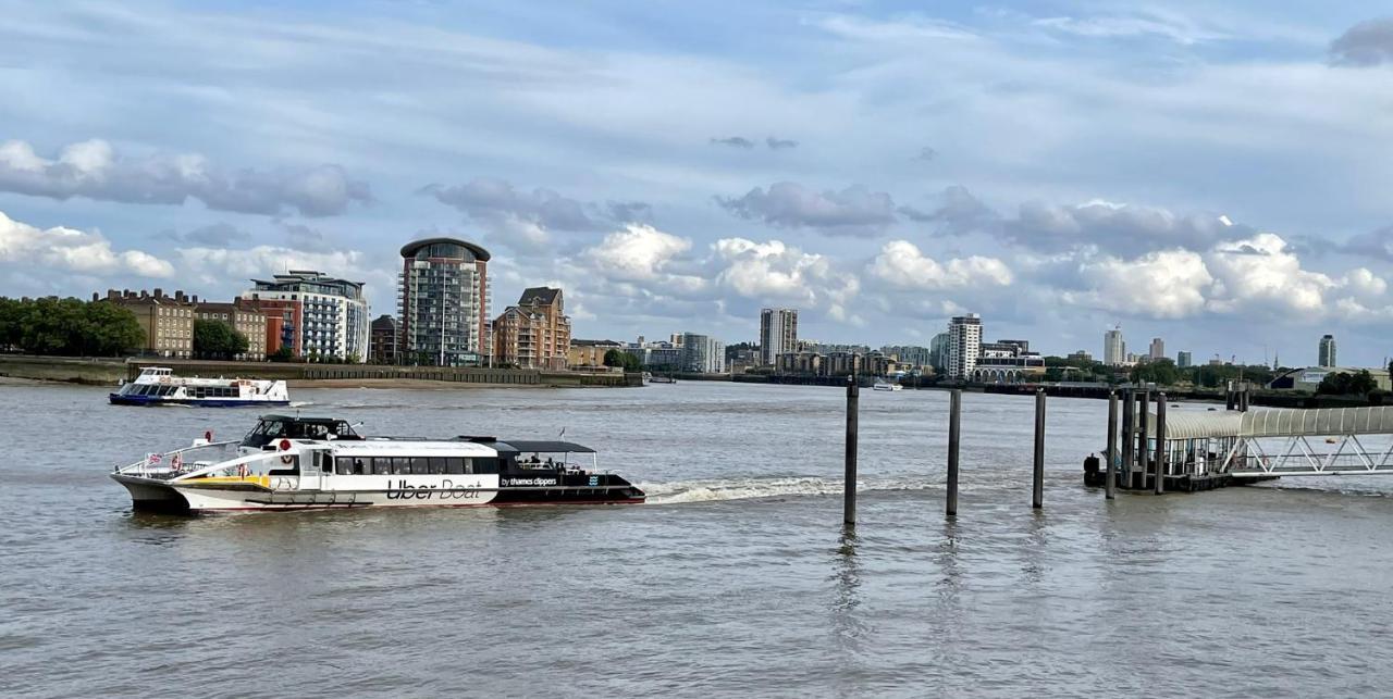 Stunning Massive Bedroom +Direct Thames River View Londen Buitenkant foto