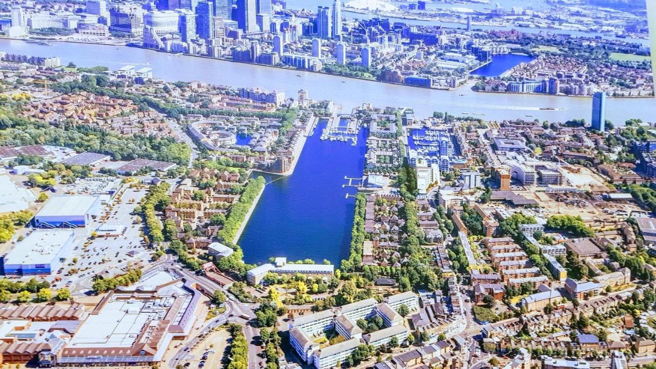 Stunning Massive Bedroom +Direct Thames River View Londen Buitenkant foto