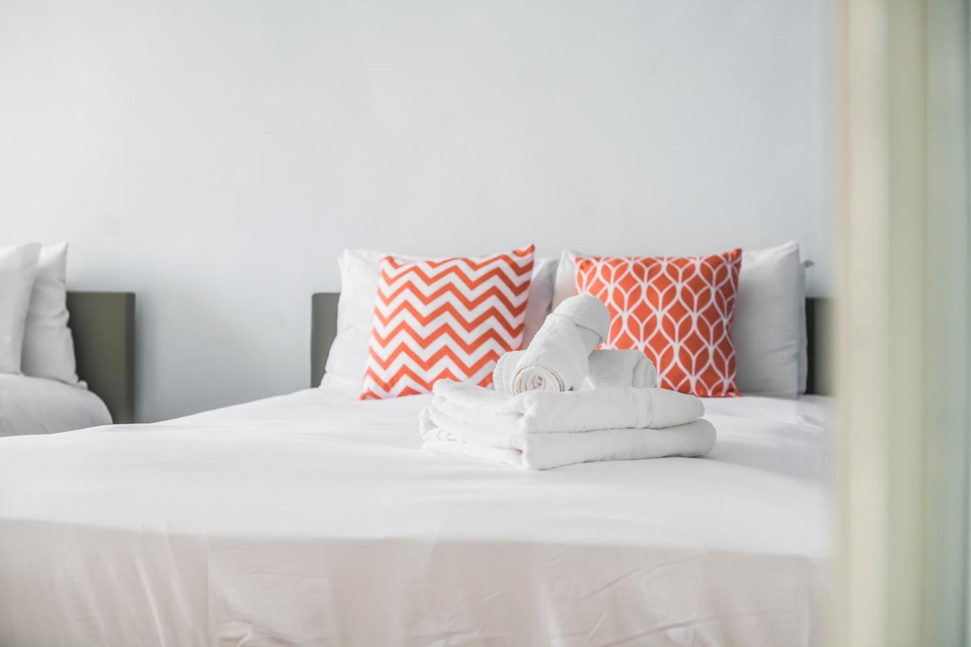 Stunning Massive Bedroom +Direct Thames River View Londen Buitenkant foto
